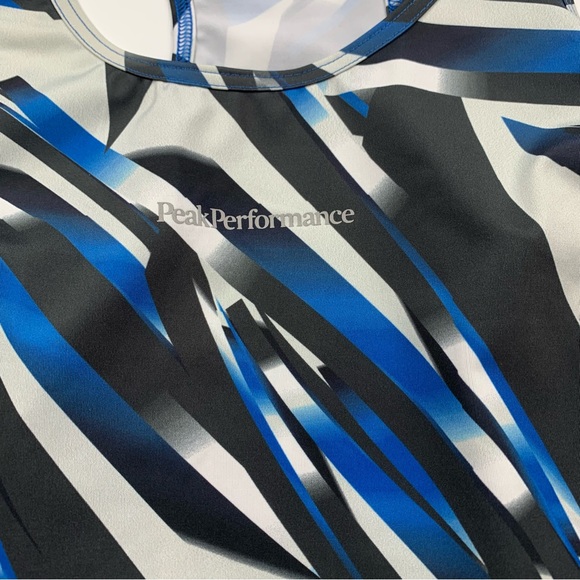 Peak Performance Tank top with geometric design size small women - Picture 2 of 6